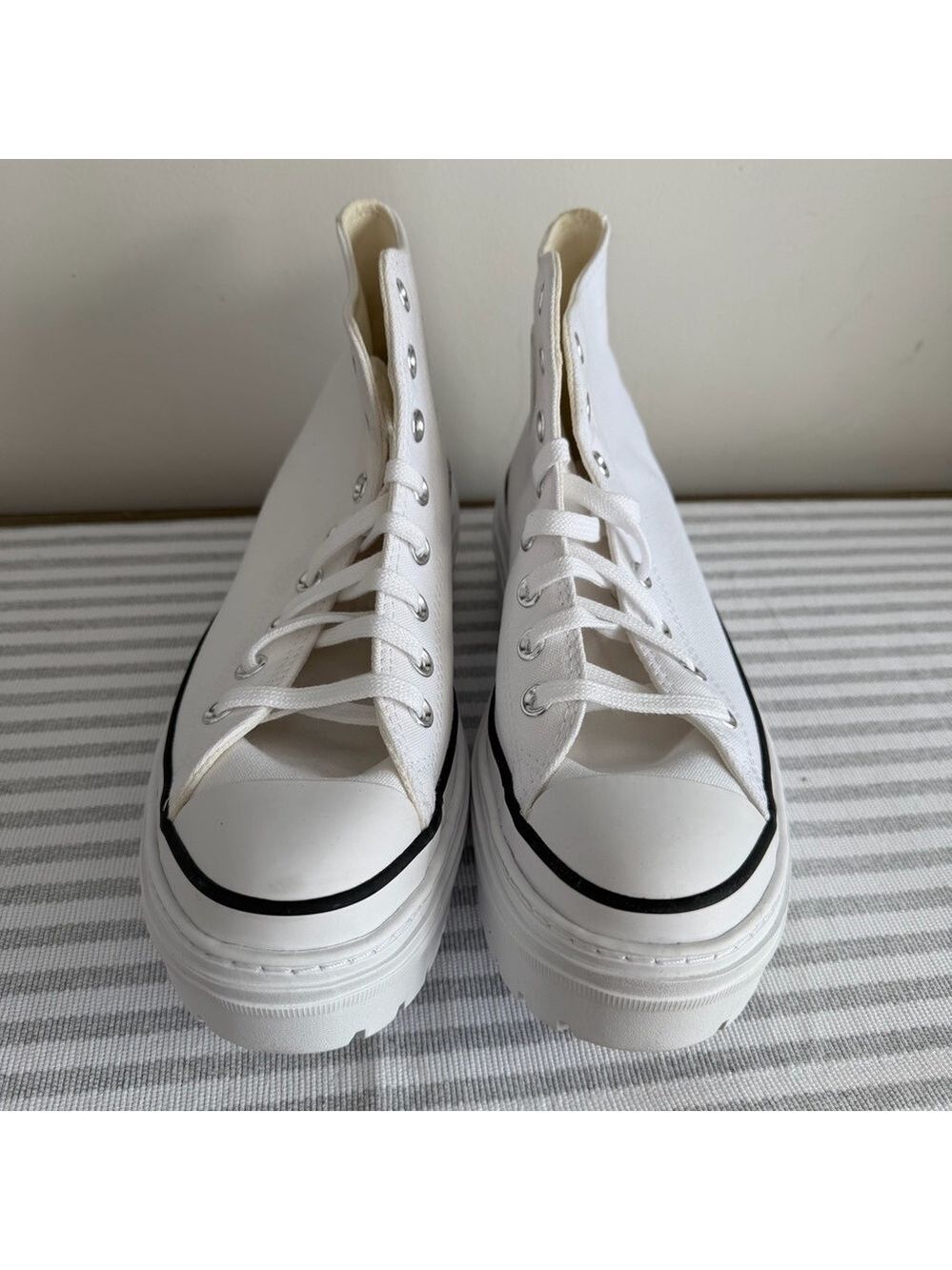 Converse NEW Women's Chuck Taylor All Star Lugged Platform Hi Top Shoe Size 10 - Picture 3 of 10